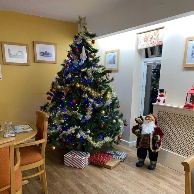 🎄🔔 Christmas has arrived at Hilda Coles, an ECH scheme in Sedgemoor, where we get the pleasure of supporting residents. 🎅🎄

Don't you agree that the home is looking wonderful?

#HolidaysAreComing #ECHScheme #HomeCare